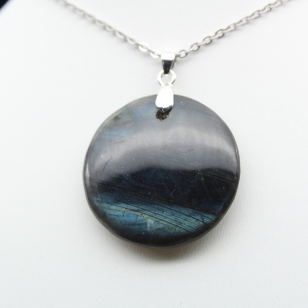 Round labradorite pendant