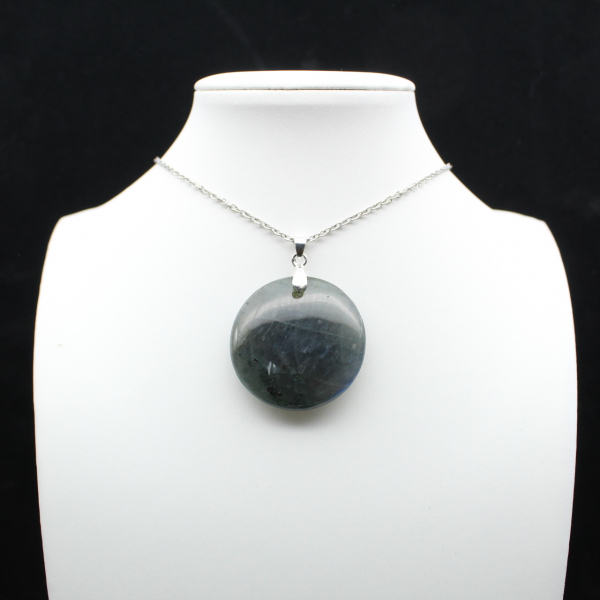 Round labradorite pendant