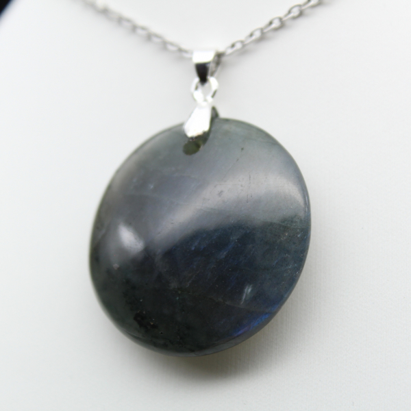 Round labradorite pendant