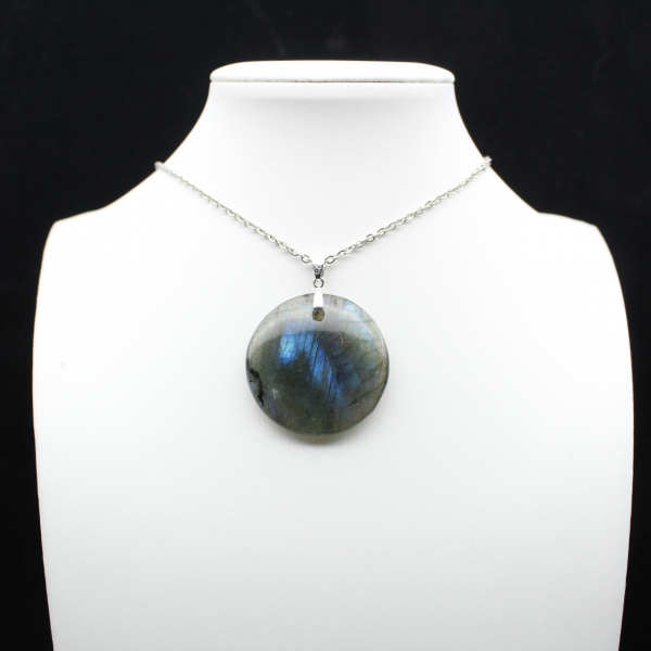 Round labradorite pendant