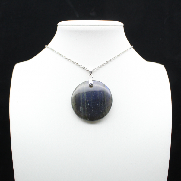 Round labradorite pendant