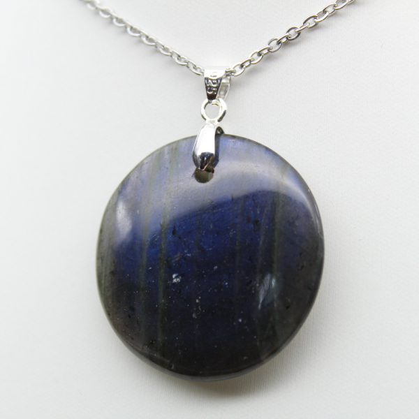 Round labradorite pendant