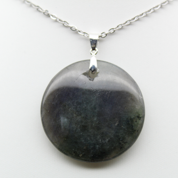 Round labradorite pendant