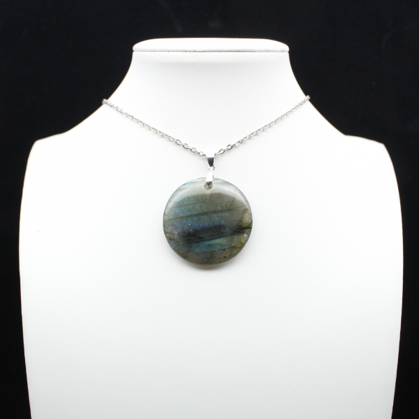 Round labradorite pendant