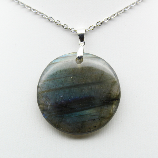 Round labradorite pendant
