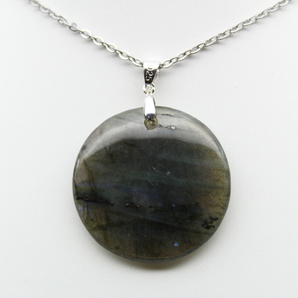 Round labradorite pendant
