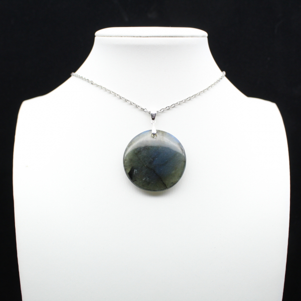Round labradorite pendant
