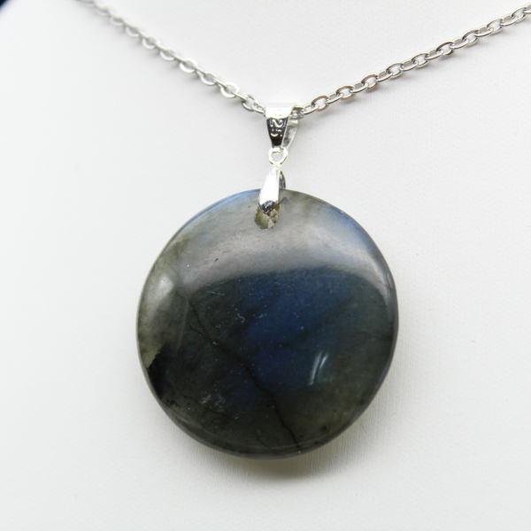 Round labradorite pendant