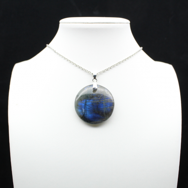 Round labradorite pendant