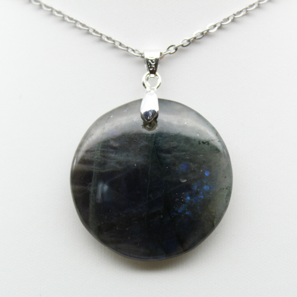 Round labradorite pendant