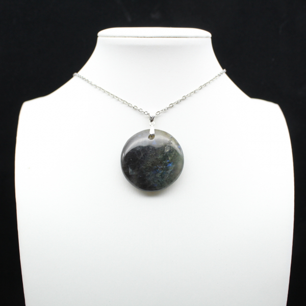 Round labradorite pendant
