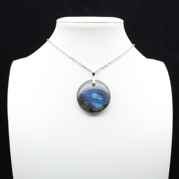 Round labradorite pendant