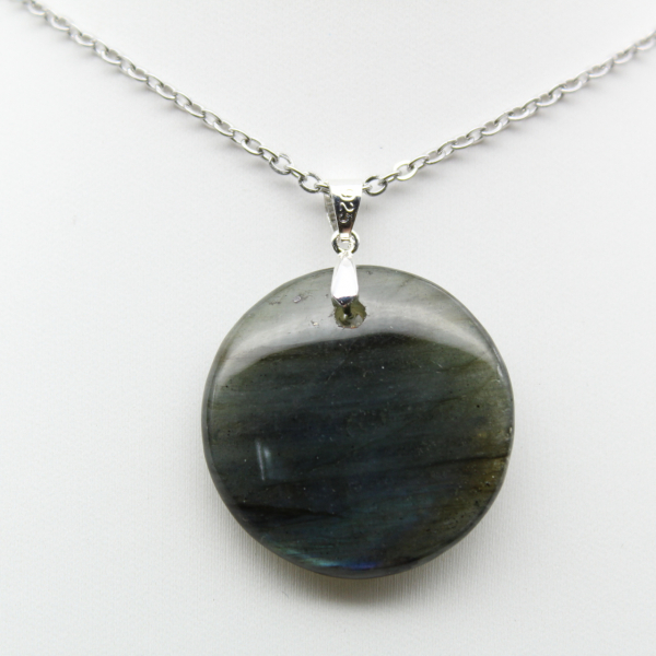 Round labradorite pendant