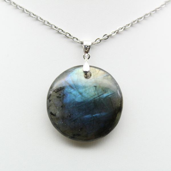 Round labradorite pendant