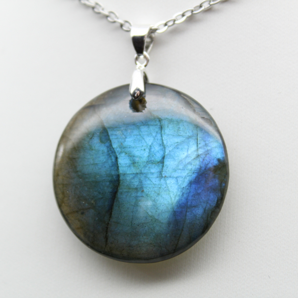 Round labradorite pendant