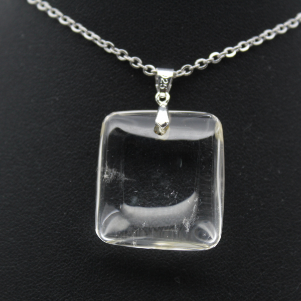 Quartz pendant