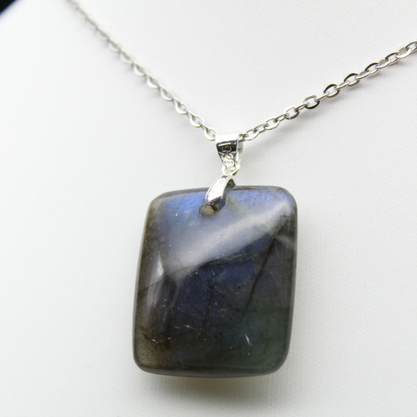 Square pendant in labradorite from Madagascar
