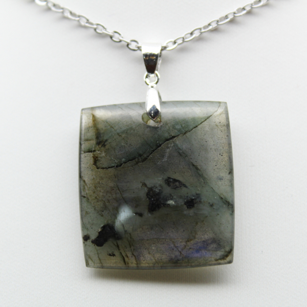 Square pendant in labradorite from Madagascar