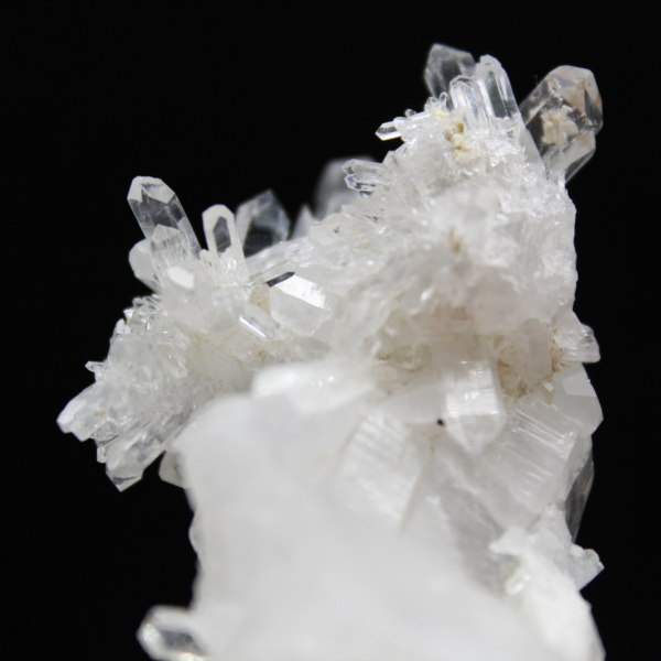 Faden quartz crystal on base