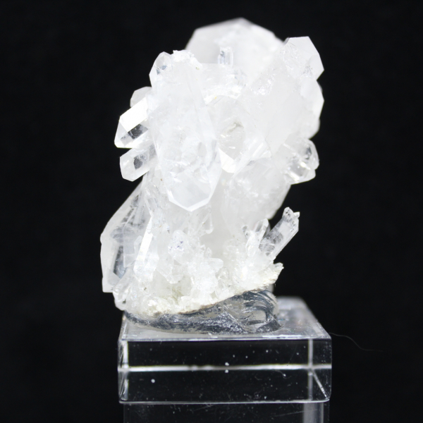 Quartz faden on base