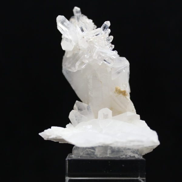 Faden quartz crystal on base