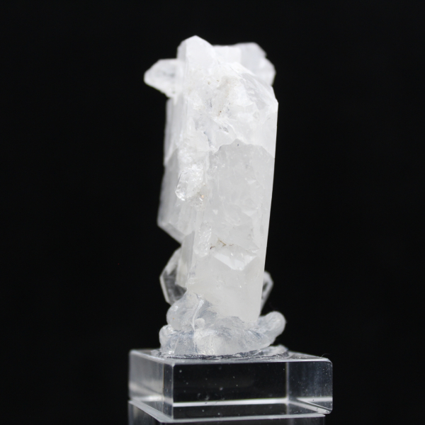 Faden quartz crystal on base