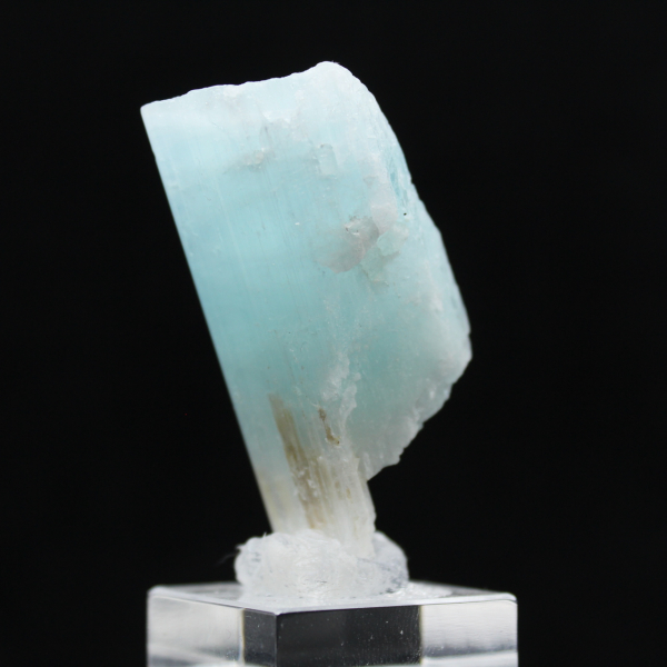Aquamarine crystal
