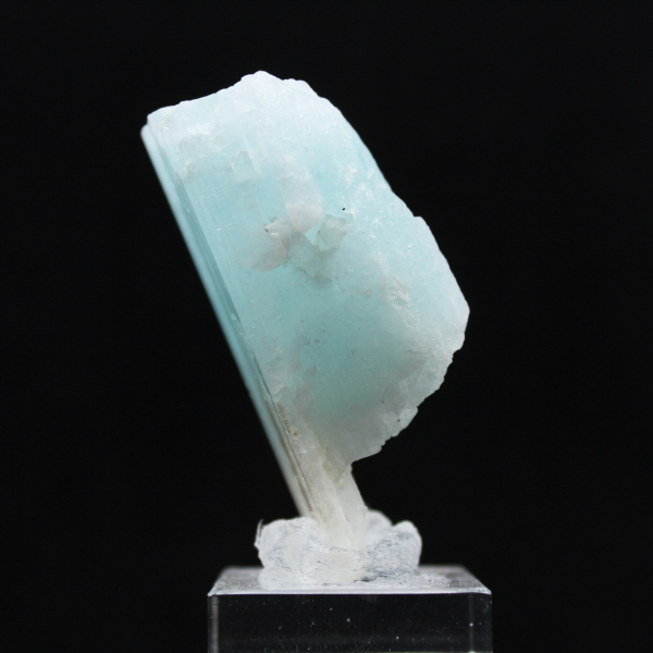 Aquamarine crystal