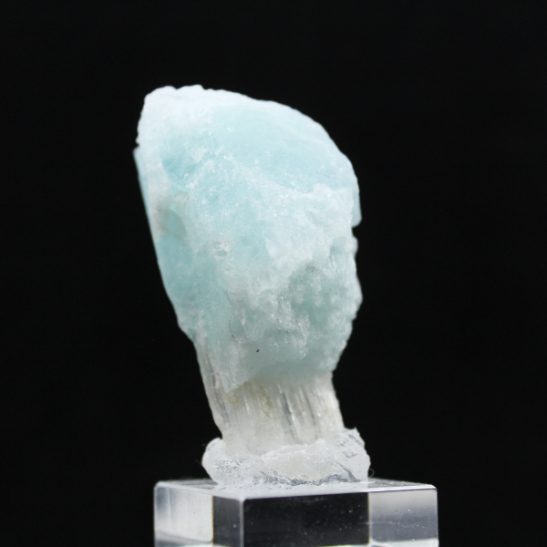 Aquamarine crystal