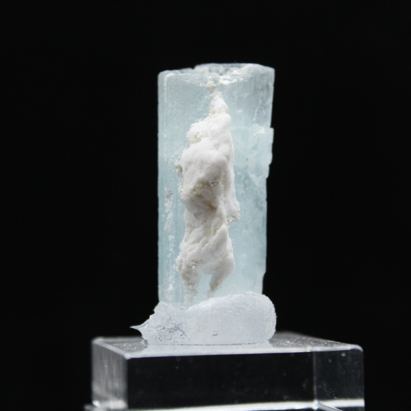 Aquamarine crystal