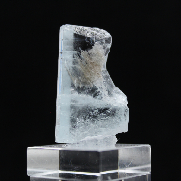 Aquamarine crystal