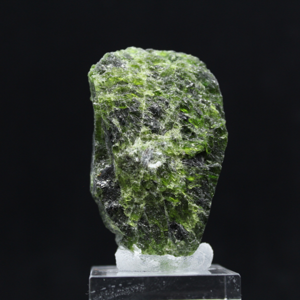 Chromediopside stone