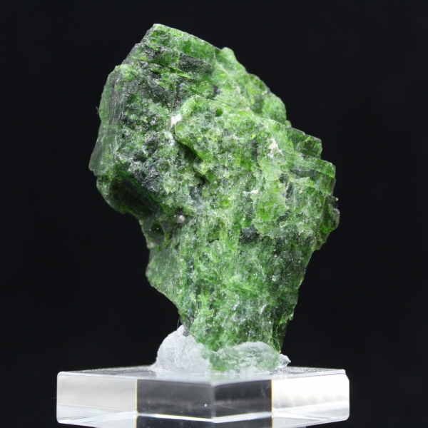 Chromediopside rock