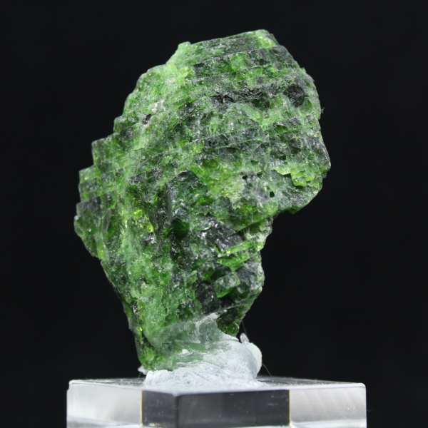 Chromediopside rock