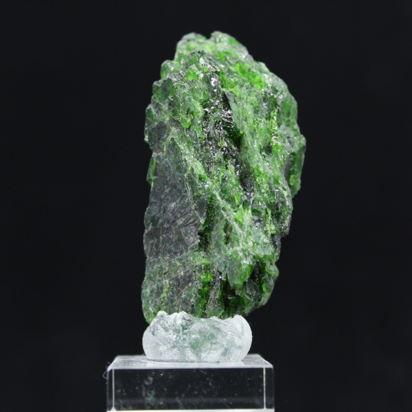 Chromediopside stone