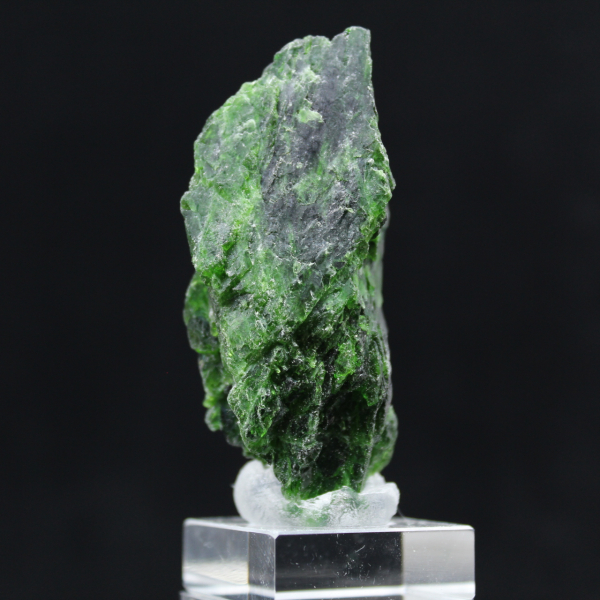 Chromediopside stone