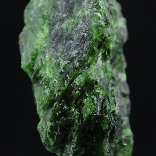 Chromediopside stone