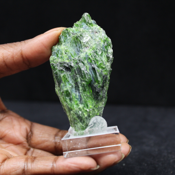 Chromediopside rock