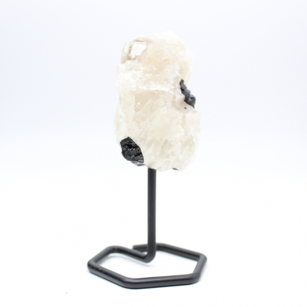  Tourmaline in quartz