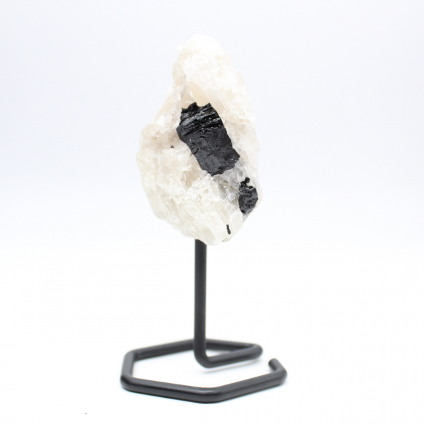  Tourmaline in quartz
