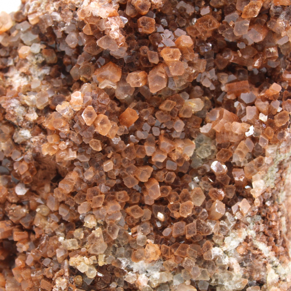 Crystallization of raw Moroccan Aragonite