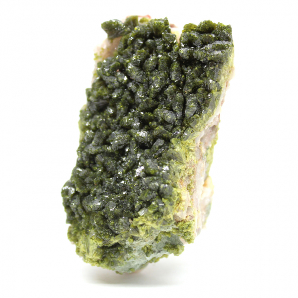 Imilchil green epidote, a natural formation on gangue
