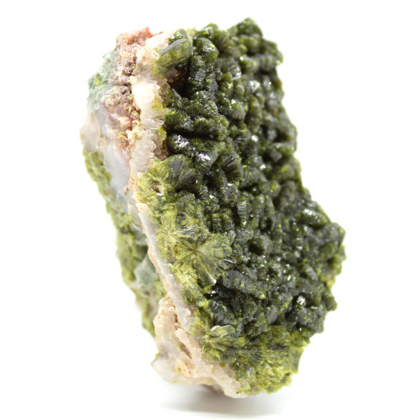 Imilchil green epidote, a natural formation on gangue