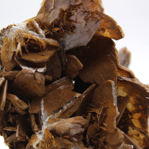 Brown crystallization of barite from Morocco