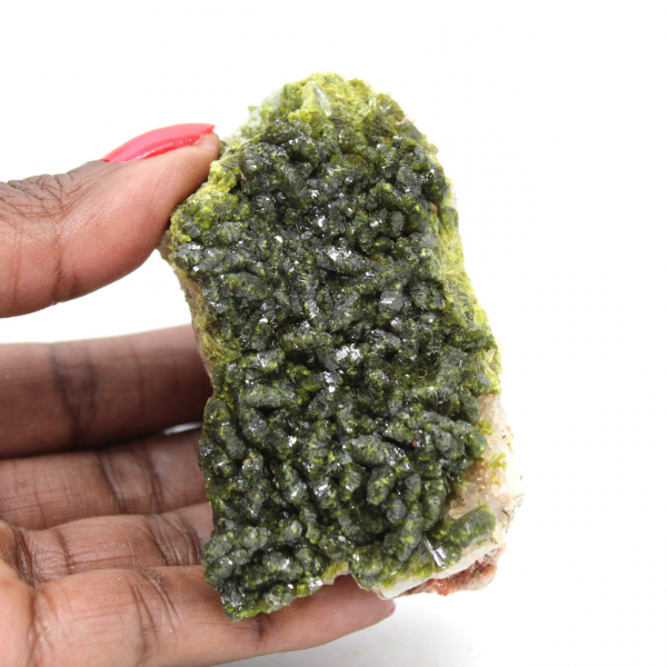 Imilchil green epidote, a natural formation on gangue