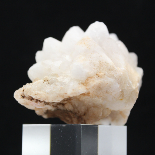 Moroccan flower quartz in compact crystallization