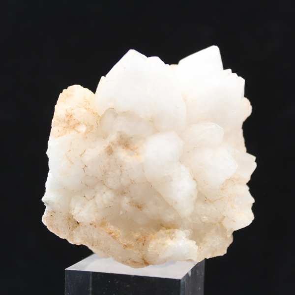 Compact Moroccan flower quartz crystallization