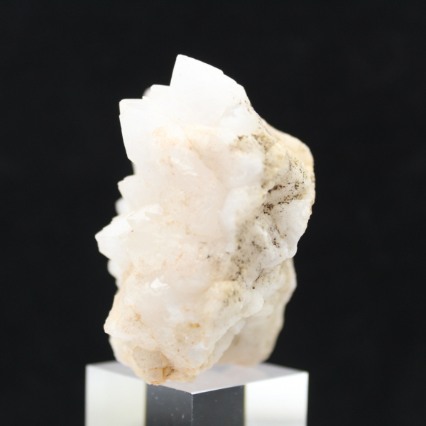 Compact Moroccan flower quartz crystallization