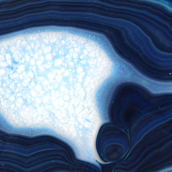Light sliced blue agate for mineral collection