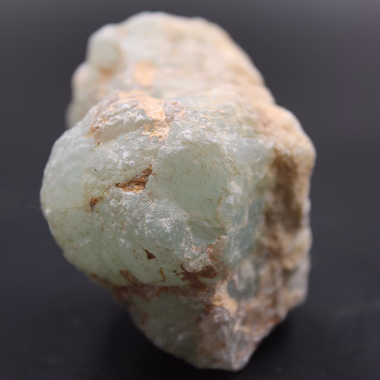 Green prehnite